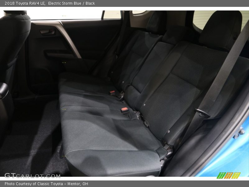 Electric Storm Blue / Black 2018 Toyota RAV4 LE