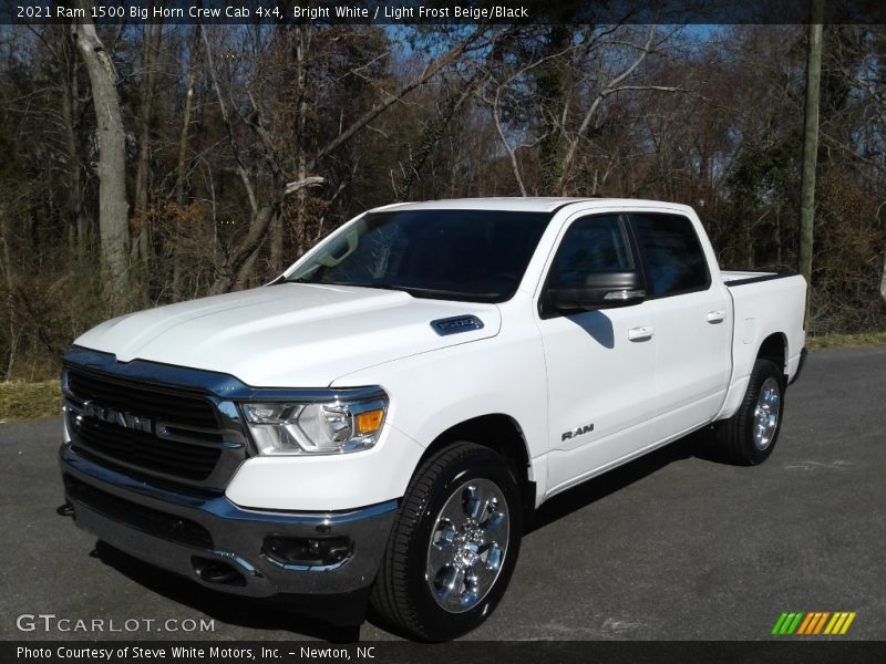Bright White / Light Frost Beige/Black 2021 Ram 1500 Big Horn Crew Cab 4x4