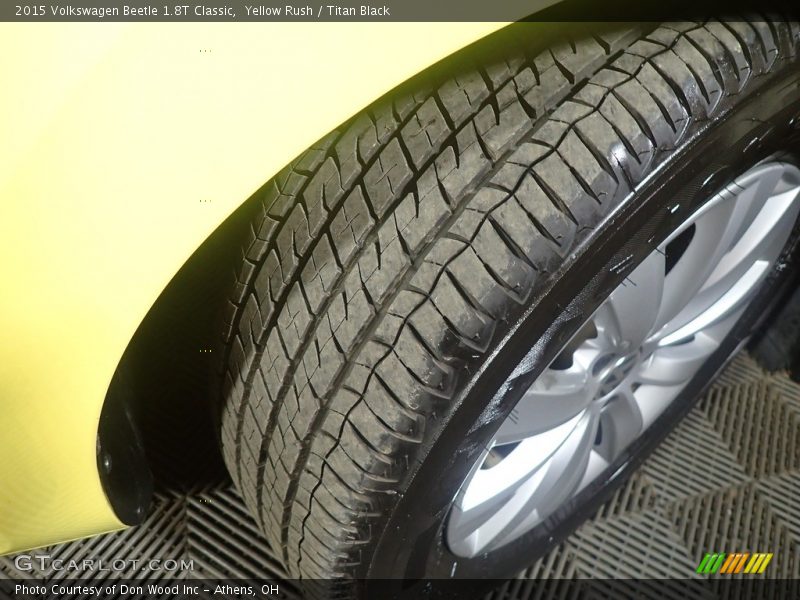 Yellow Rush / Titan Black 2015 Volkswagen Beetle 1.8T Classic