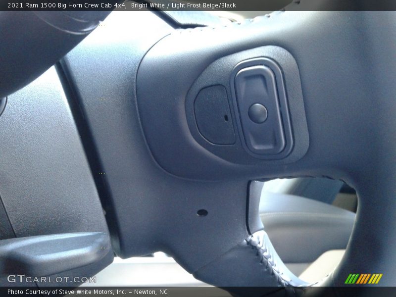 Bright White / Light Frost Beige/Black 2021 Ram 1500 Big Horn Crew Cab 4x4