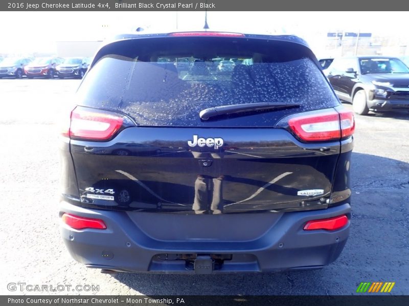 Brilliant Black Crystal Pearl / Black 2016 Jeep Cherokee Latitude 4x4