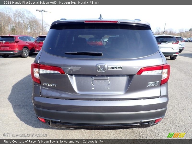 Modern Steel Metallic / Black 2021 Honda Pilot Special Edition AWD