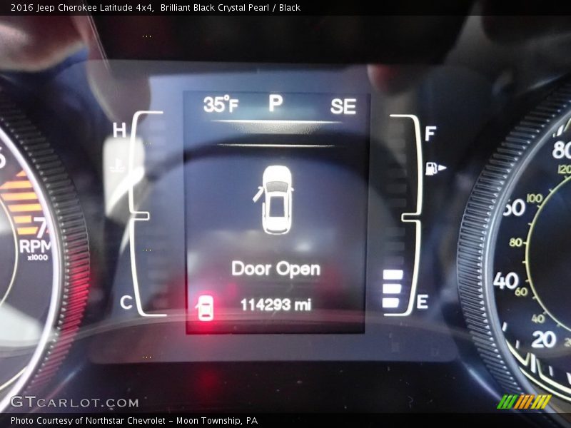 Brilliant Black Crystal Pearl / Black 2016 Jeep Cherokee Latitude 4x4