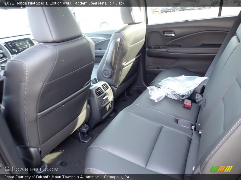 Modern Steel Metallic / Black 2021 Honda Pilot Special Edition AWD