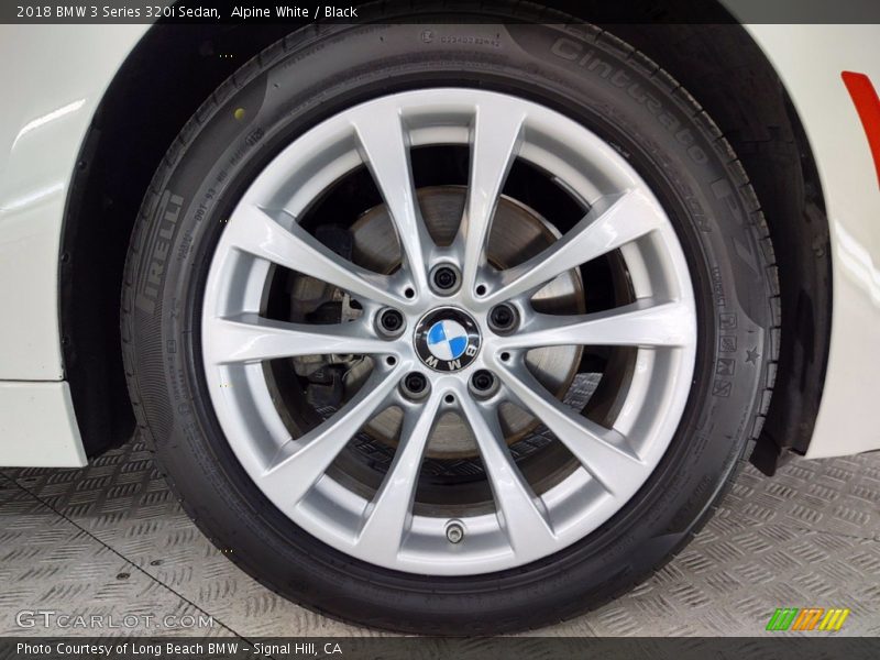 Alpine White / Black 2018 BMW 3 Series 320i Sedan