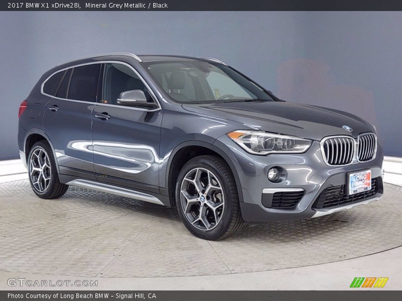 Mineral Grey Metallic / Black 2017 BMW X1 xDrive28i