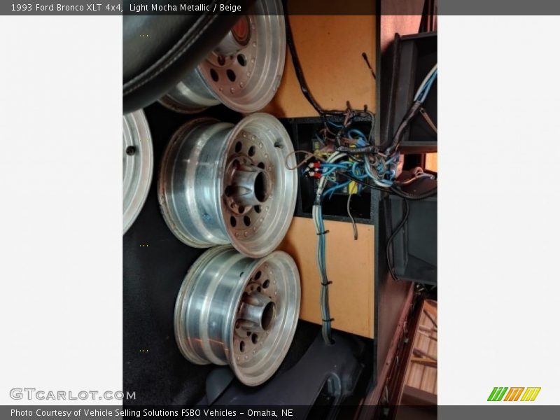 Light Mocha Metallic / Beige 1993 Ford Bronco XLT 4x4