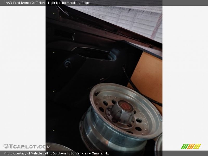Light Mocha Metallic / Beige 1993 Ford Bronco XLT 4x4