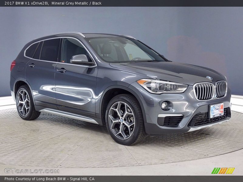 Mineral Grey Metallic / Black 2017 BMW X1 xDrive28i