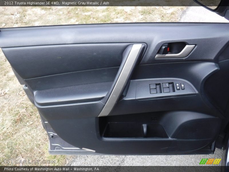 Magnetic Gray Metallic / Ash 2012 Toyota Highlander SE 4WD