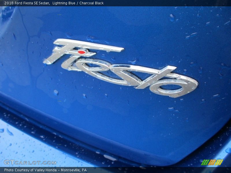 Lightning Blue / Charcoal Black 2018 Ford Fiesta SE Sedan