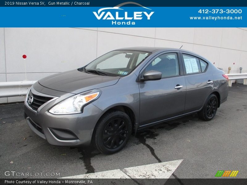 Gun Metallic / Charcoal 2019 Nissan Versa SV
