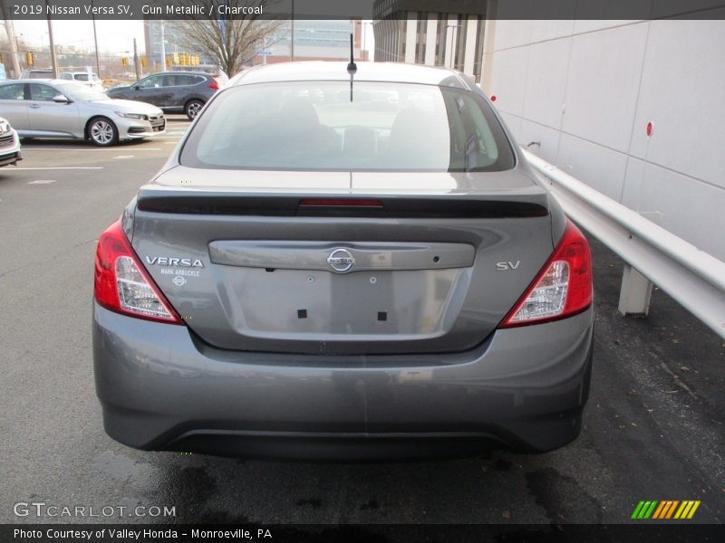 Gun Metallic / Charcoal 2019 Nissan Versa SV