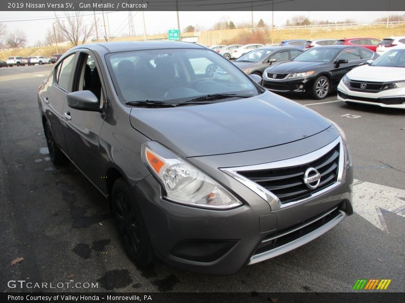 Gun Metallic / Charcoal 2019 Nissan Versa SV