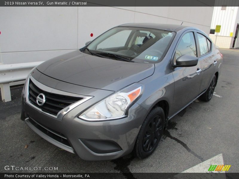 Gun Metallic / Charcoal 2019 Nissan Versa SV