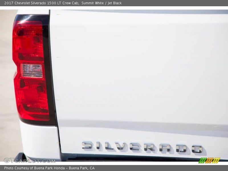 Summit White / Jet Black 2017 Chevrolet Silverado 1500 LT Crew Cab