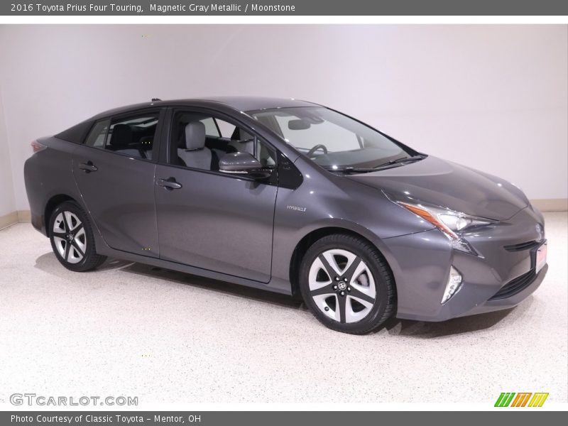 Magnetic Gray Metallic / Moonstone 2016 Toyota Prius Four Touring