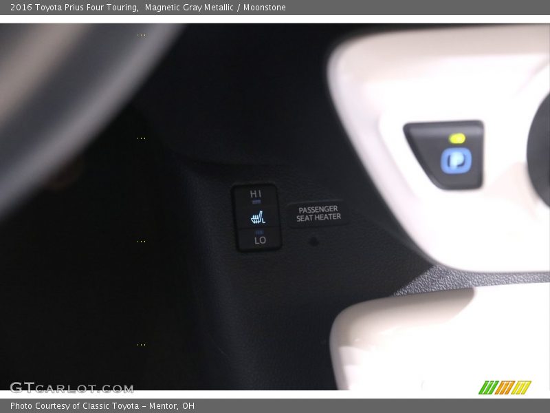 Magnetic Gray Metallic / Moonstone 2016 Toyota Prius Four Touring