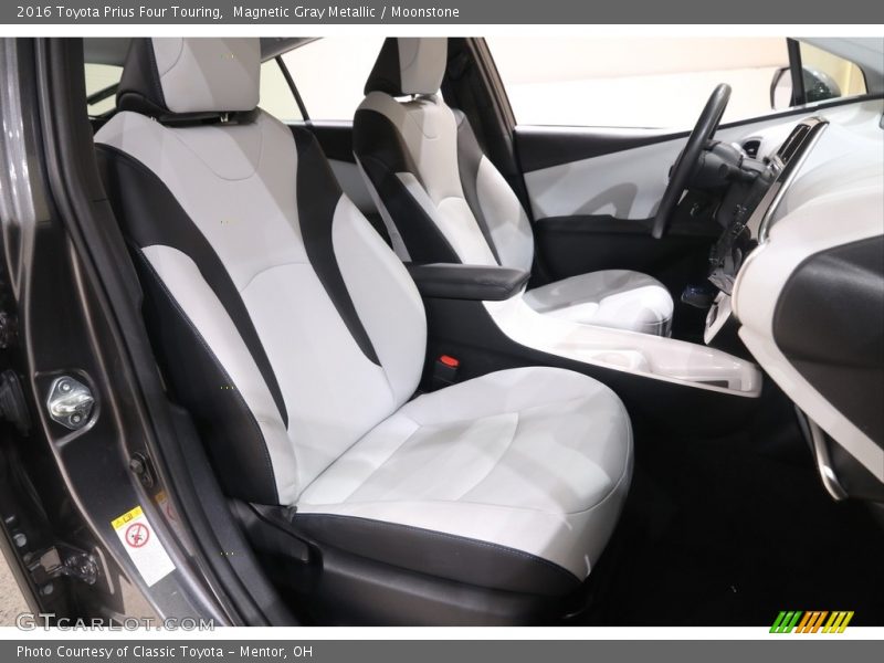 Magnetic Gray Metallic / Moonstone 2016 Toyota Prius Four Touring