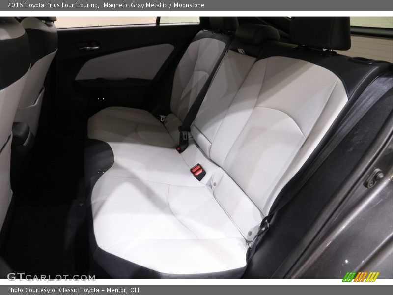 Magnetic Gray Metallic / Moonstone 2016 Toyota Prius Four Touring