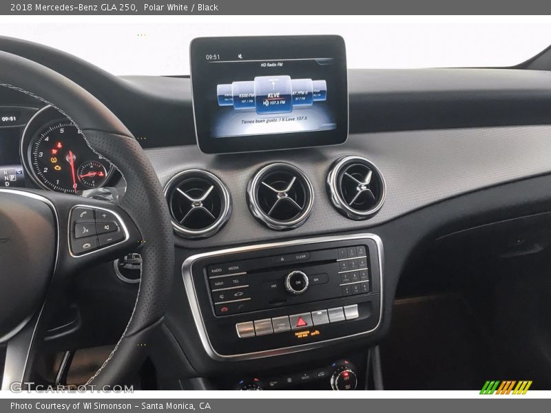 Polar White / Black 2018 Mercedes-Benz GLA 250