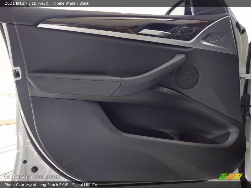 Alpine White / Black 2021 BMW X3 sDrive30i