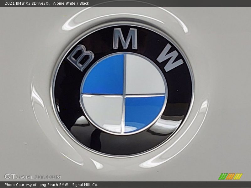 Alpine White / Black 2021 BMW X3 sDrive30i