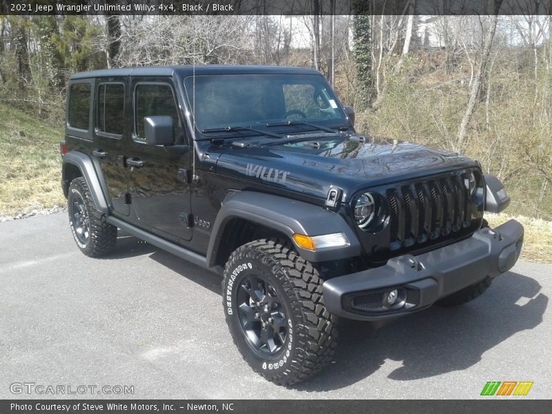 Front 3/4 View of 2021 Wrangler Unlimited Willys 4x4