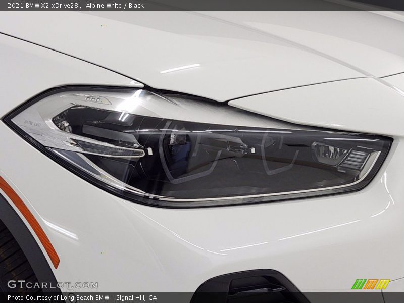Alpine White / Black 2021 BMW X2 xDrive28i