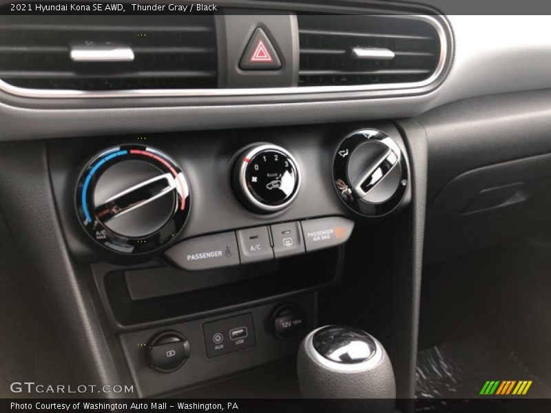 Thunder Gray / Black 2021 Hyundai Kona SE AWD