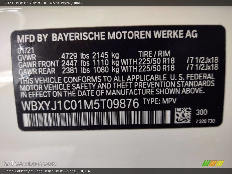 Alpine White / Black 2021 BMW X2 xDrive28i