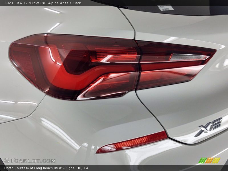 Alpine White / Black 2021 BMW X2 sDrive28i