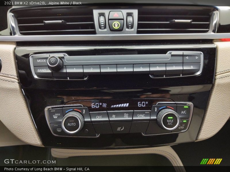 Alpine White / Black 2021 BMW X2 sDrive28i