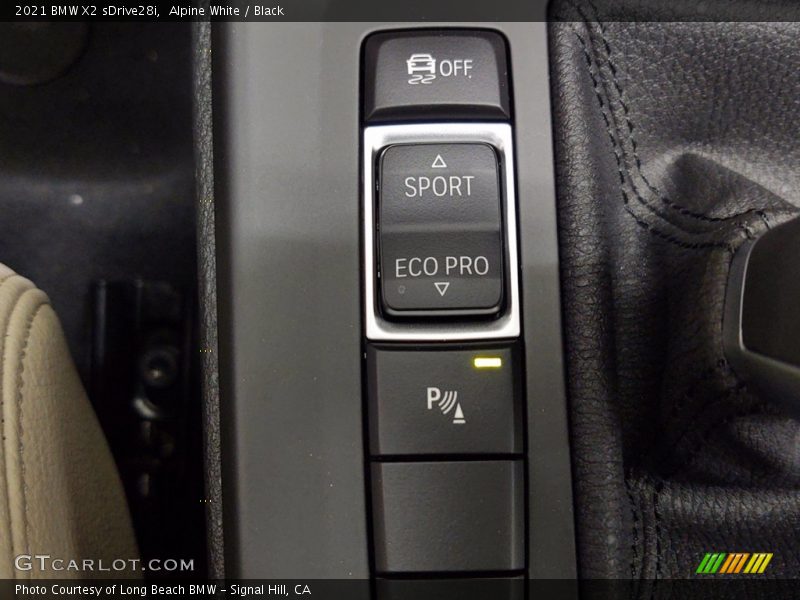 Alpine White / Black 2021 BMW X2 sDrive28i