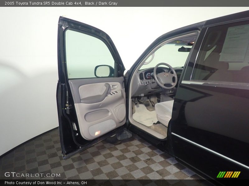 Black / Dark Gray 2005 Toyota Tundra SR5 Double Cab 4x4