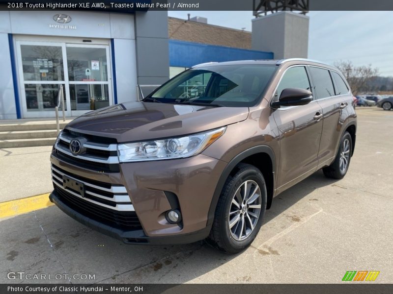 Toasted Walnut Pearl / Almond 2018 Toyota Highlander XLE AWD