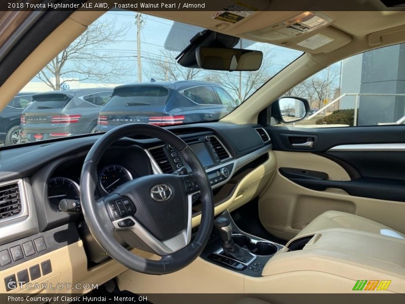 Toasted Walnut Pearl / Almond 2018 Toyota Highlander XLE AWD