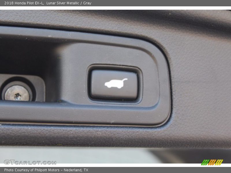 Lunar Silver Metallic / Gray 2018 Honda Pilot EX-L