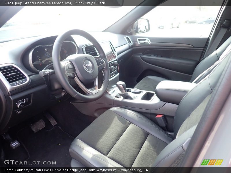 Sting-Gray / Black 2021 Jeep Grand Cherokee Laredo 4x4