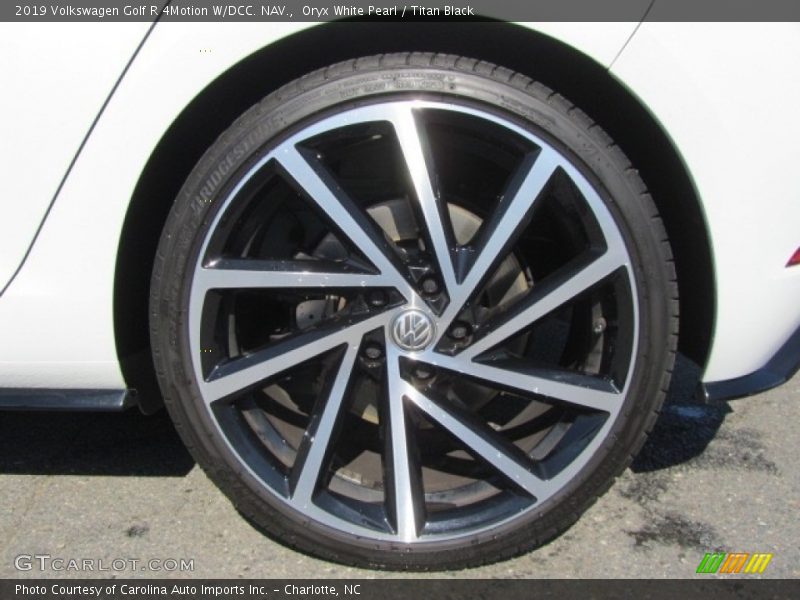  2019 Golf R 4Motion W/DCC. NAV. Wheel