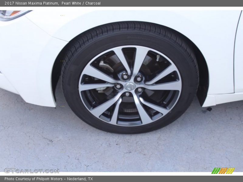 Pearl White / Charcoal 2017 Nissan Maxima Platinum