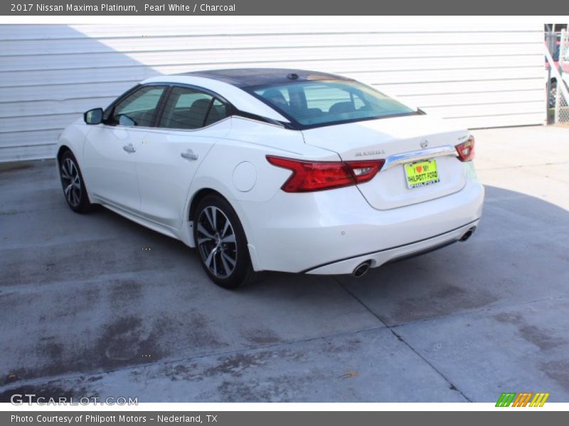 Pearl White / Charcoal 2017 Nissan Maxima Platinum