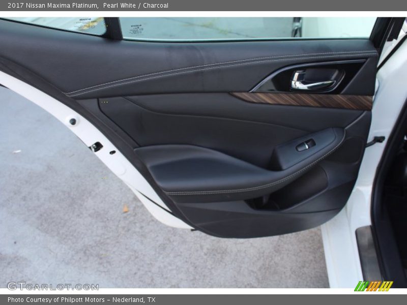 Pearl White / Charcoal 2017 Nissan Maxima Platinum