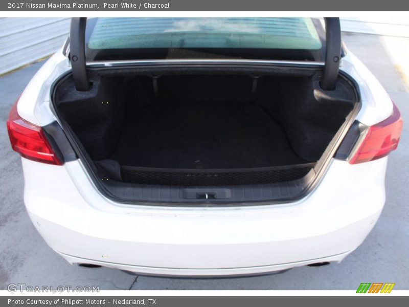 Pearl White / Charcoal 2017 Nissan Maxima Platinum
