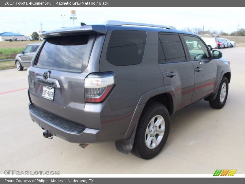 Magnetic Gray Metallic / Black 2017 Toyota 4Runner SR5