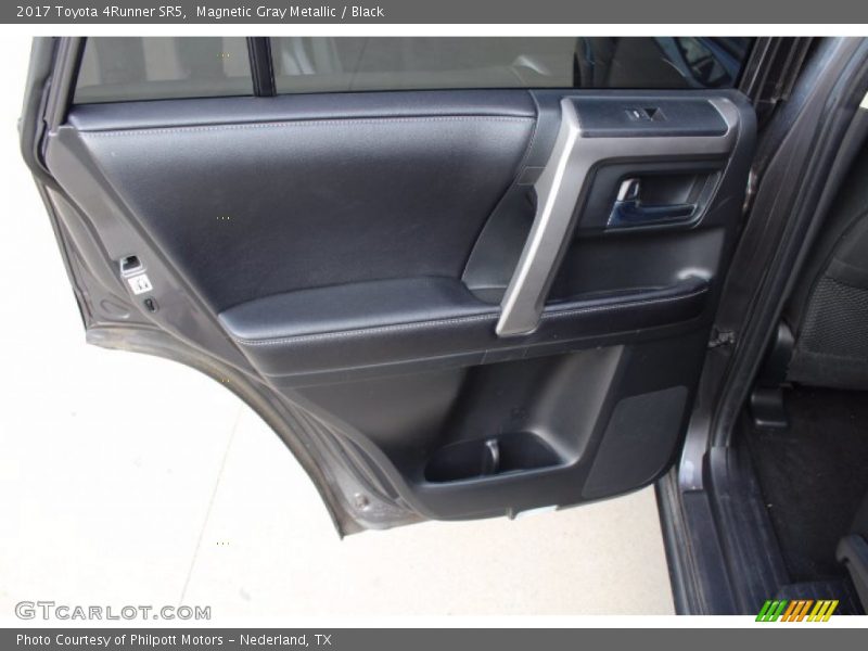 Magnetic Gray Metallic / Black 2017 Toyota 4Runner SR5