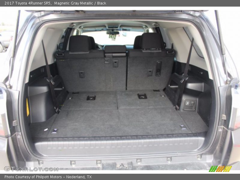 Magnetic Gray Metallic / Black 2017 Toyota 4Runner SR5