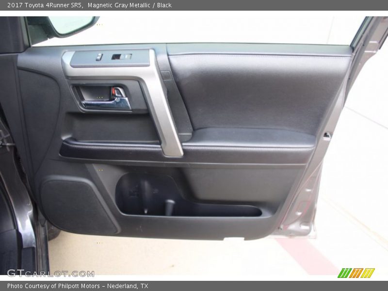 Magnetic Gray Metallic / Black 2017 Toyota 4Runner SR5