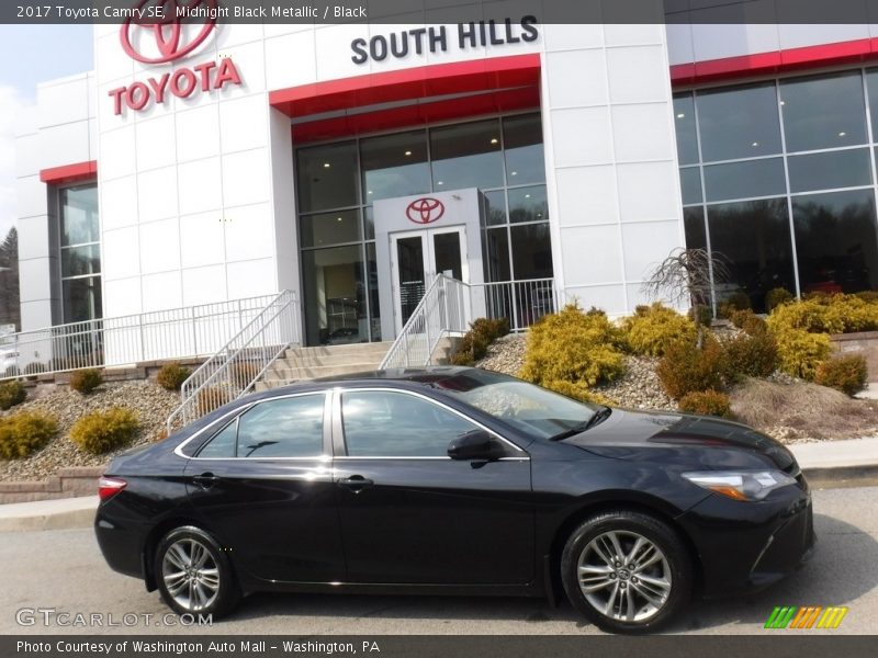 Midnight Black Metallic / Black 2017 Toyota Camry SE