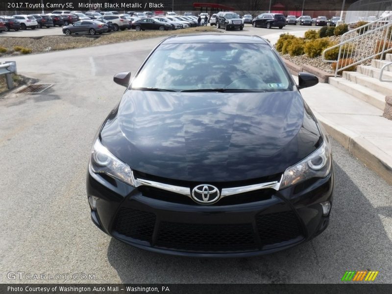 Midnight Black Metallic / Black 2017 Toyota Camry SE